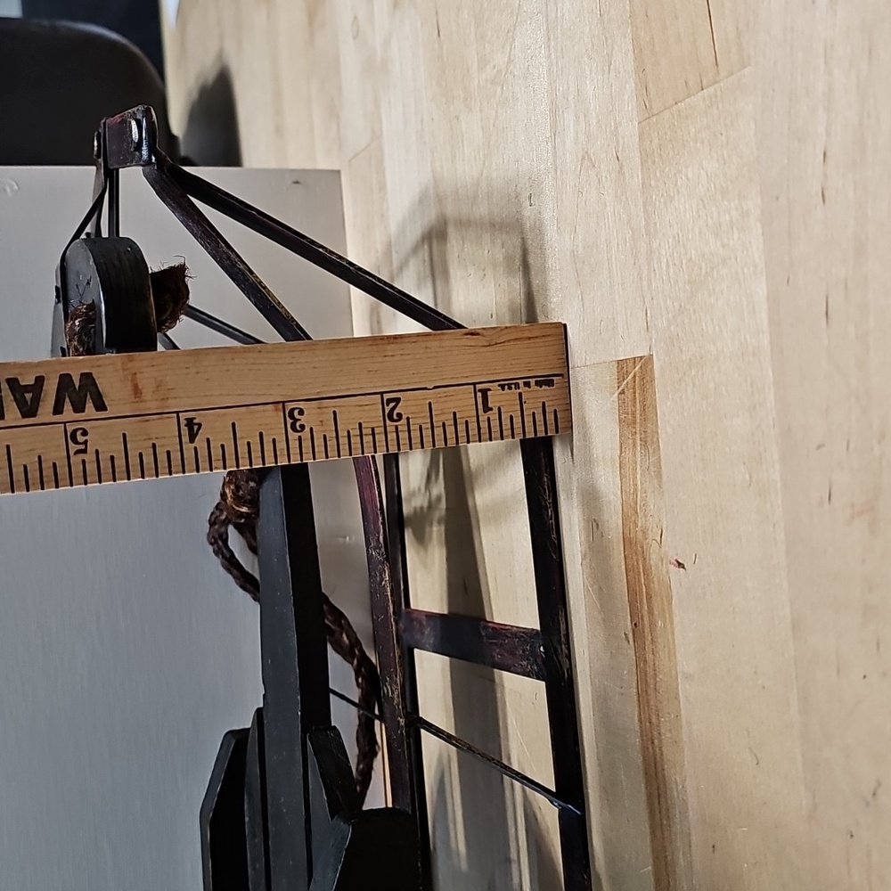 🛷 Vintage Style Wooden & Metal Holiday Sled Decor - Picture 9 of 9